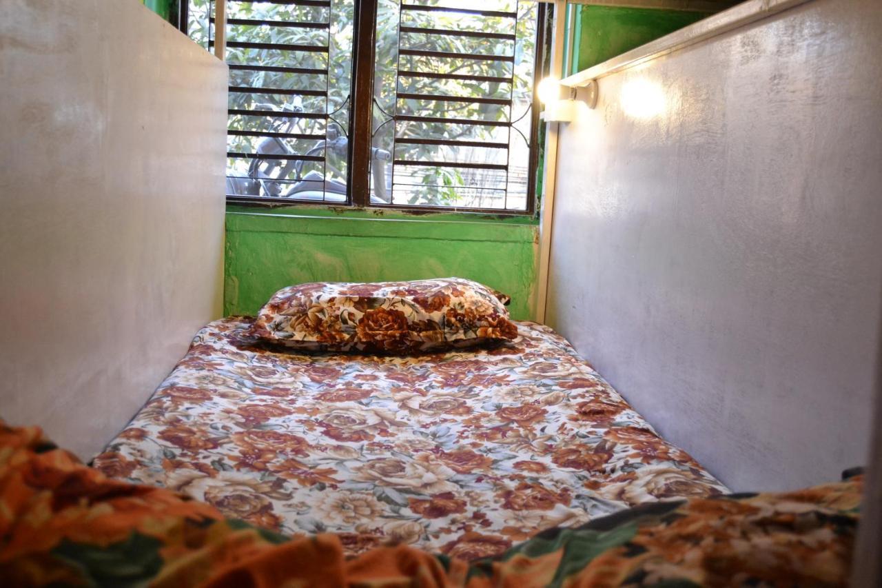Fireflies Hostel Катманду Екстер'єр фото