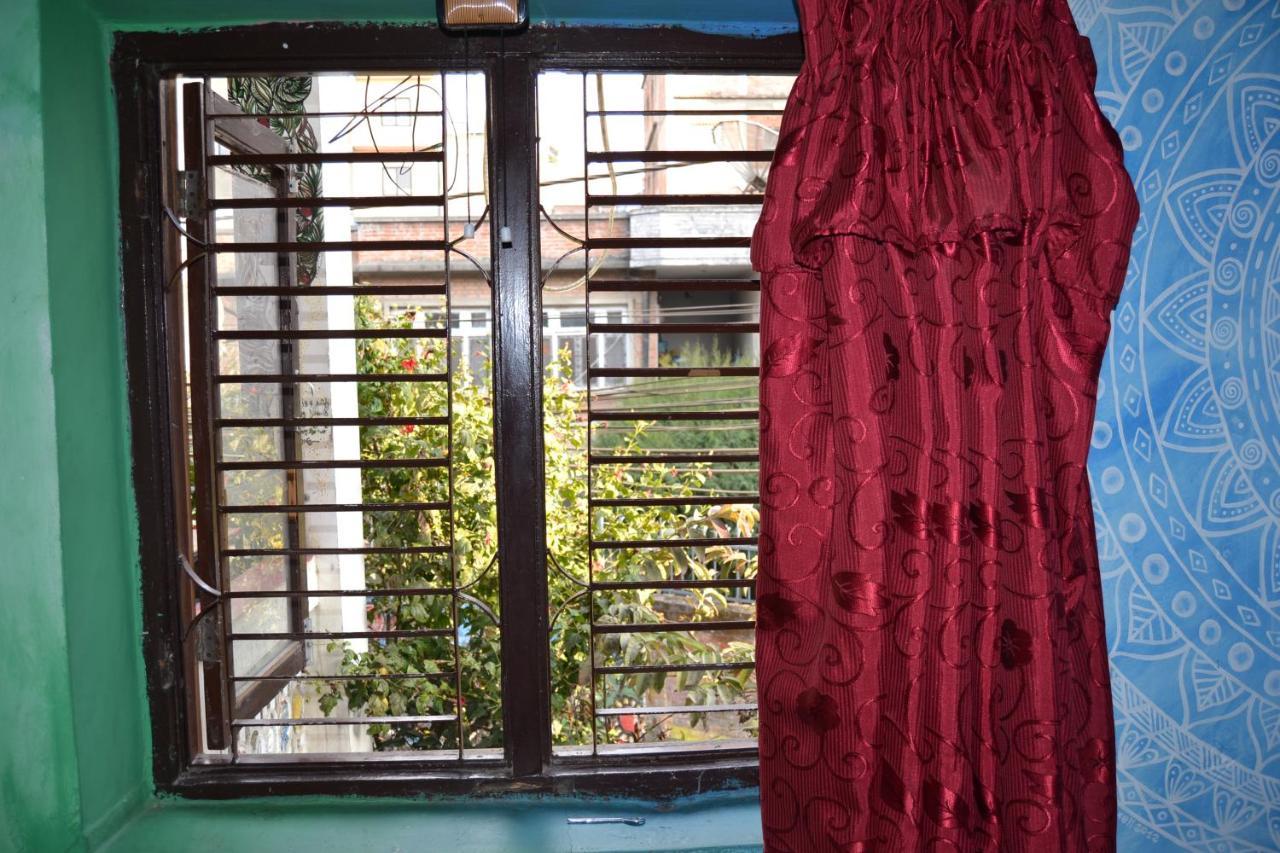 Fireflies Hostel Катманду Екстер'єр фото