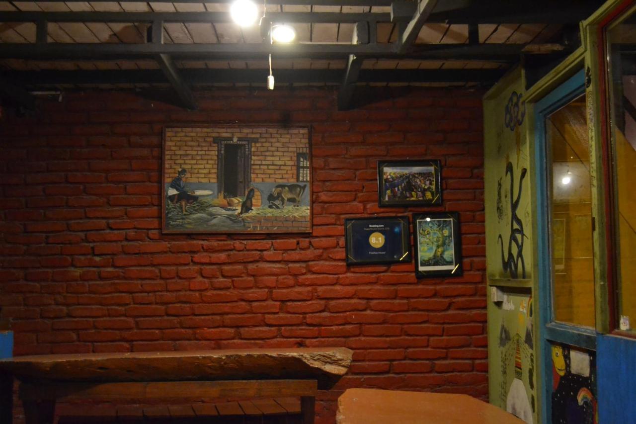 Fireflies Hostel Катманду Екстер'єр фото